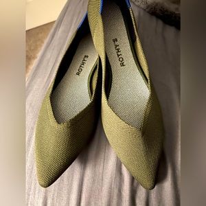 Size 11 Rothy’s Cypress Points